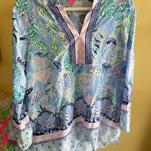 Lilly Pulitzer light weight top